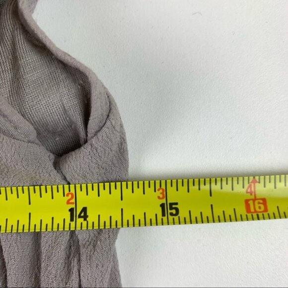 Aritzia Wilfred  Free Grey Short Sleeve Scoop Neck T-shirt - Picture 6 of 8